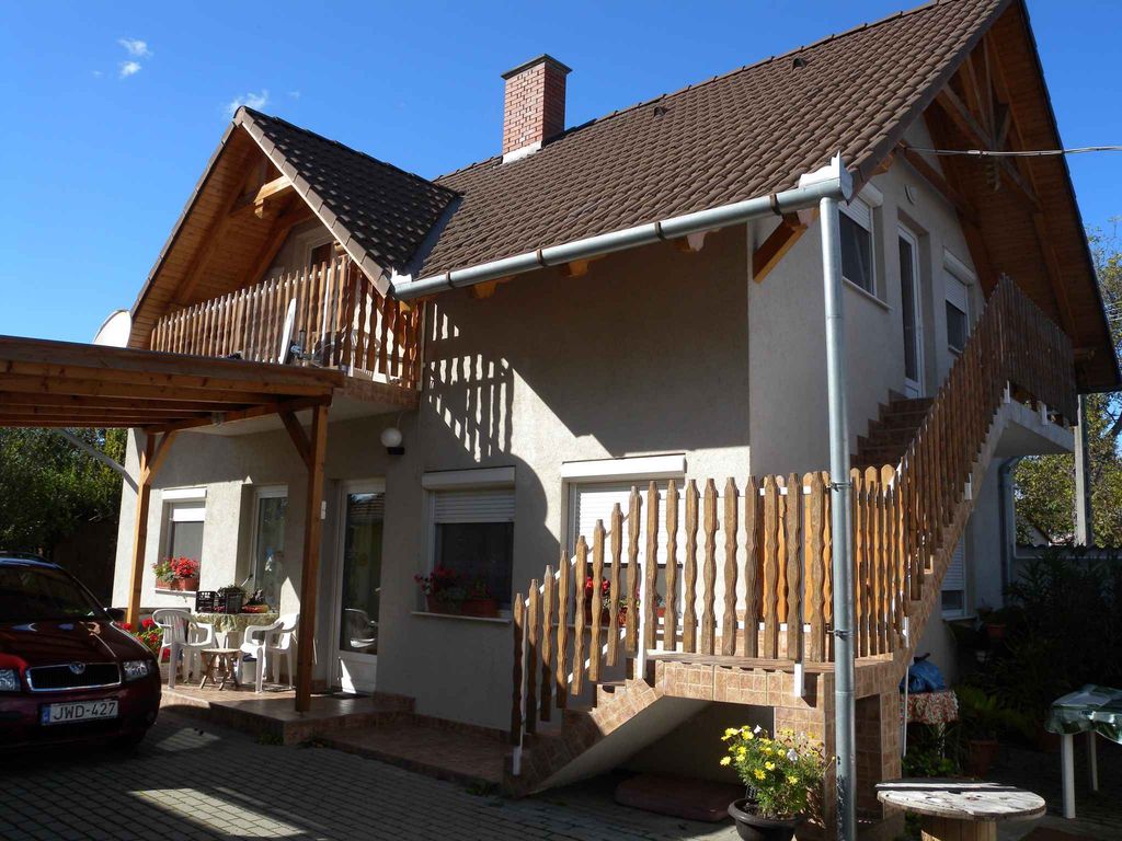 Ferienwohnung mit Balkon und Tischtennis