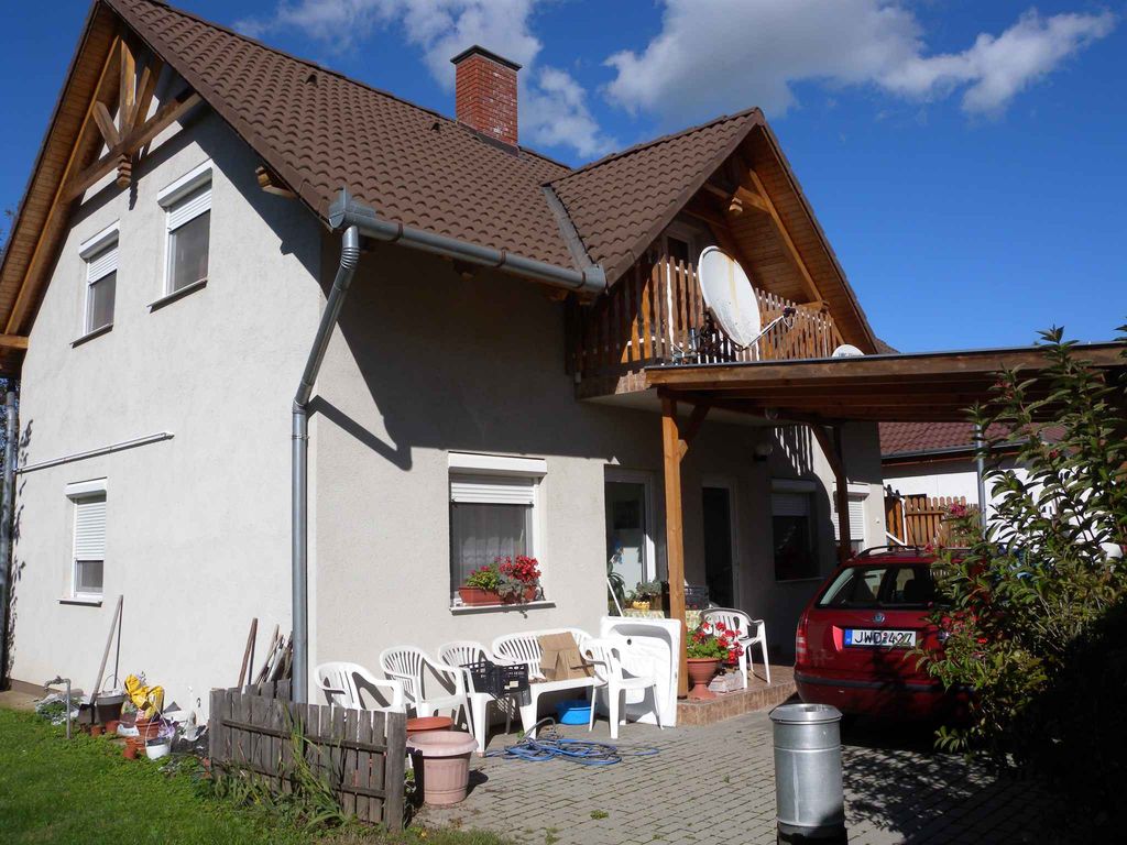 Ferienwohnung mit Balkon und Tischtennis