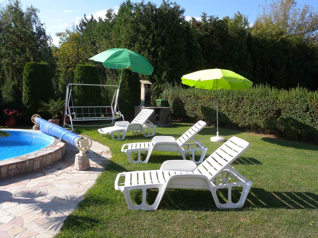 Ferienhaus mit beheizbarem Pool und Strandnähe