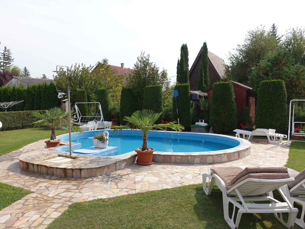 Ferienhaus mit beheizbarem Pool und Strandnähe