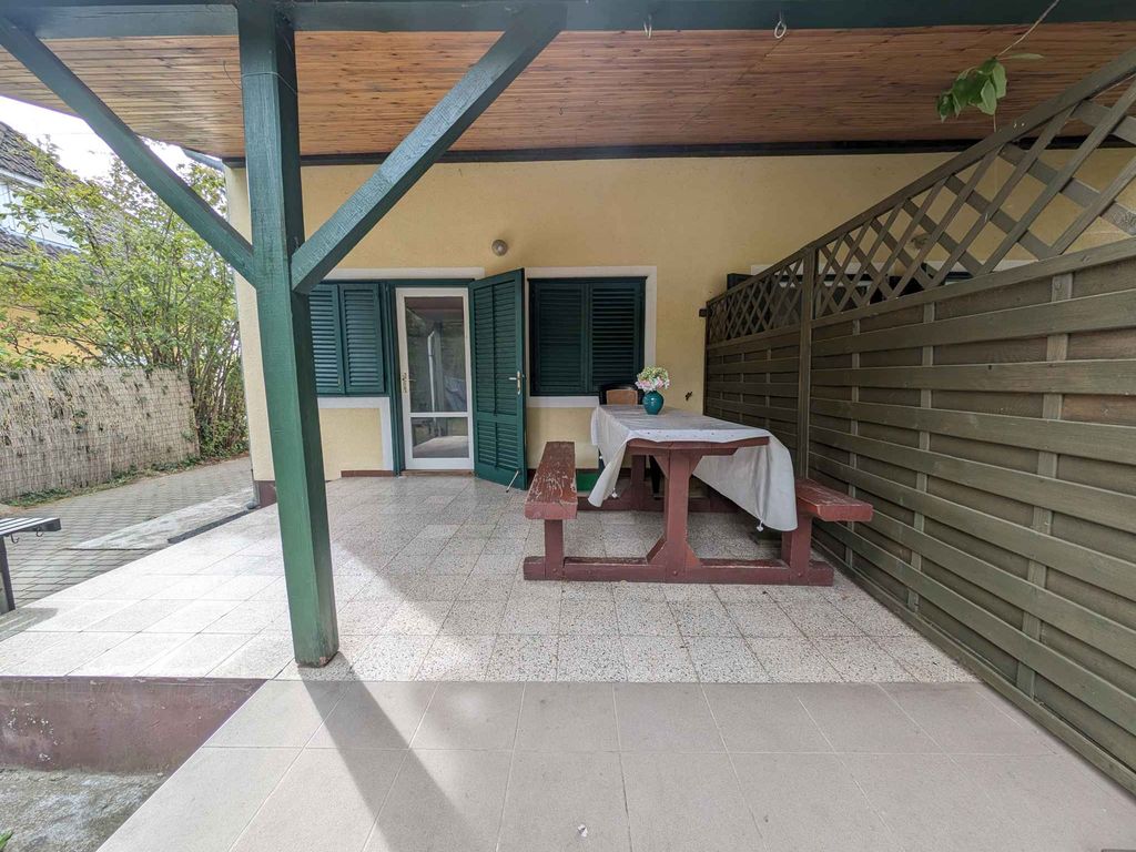 Ferienhaus mit 2 Terrassen und Pool in der Nähe vom Strand