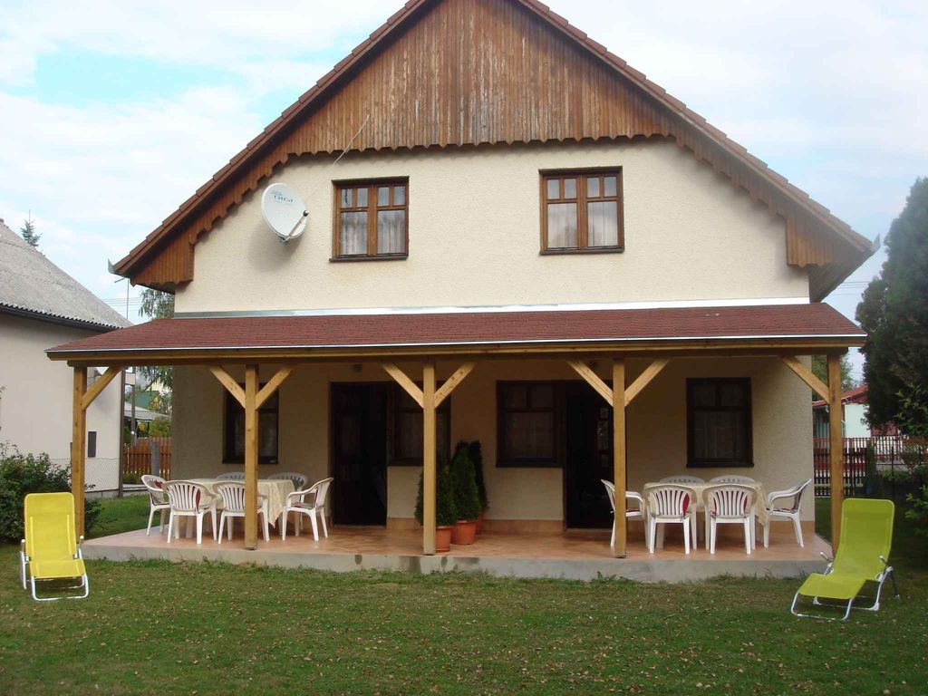 Ferienhaus mit moderner Einrichtung