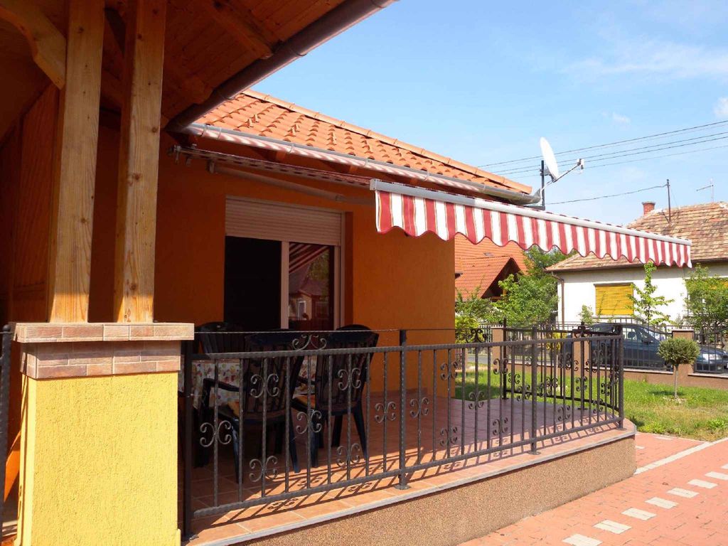 Ferienhaus mit Terrasse und Grill