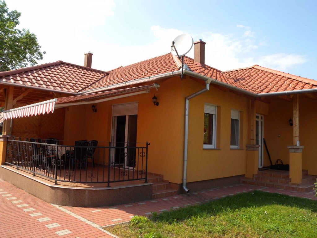 Ferienhaus mit Terrasse und Grill