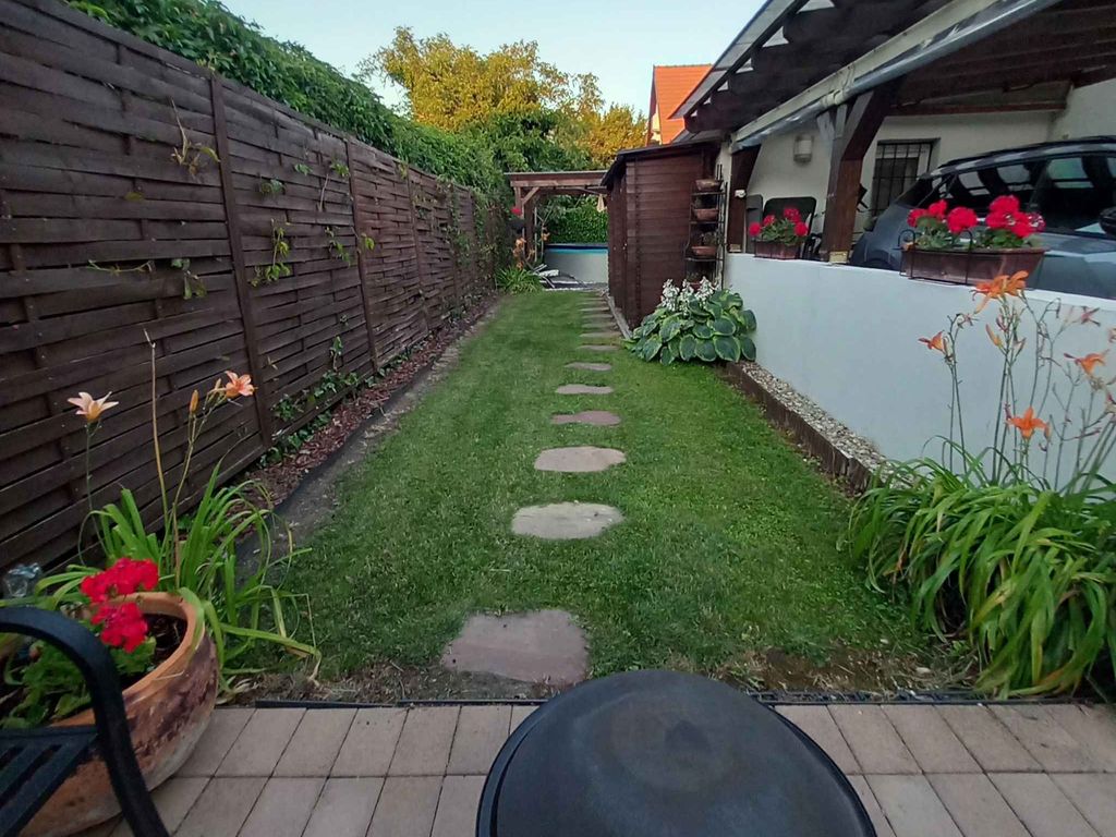 Ferienhaus mit Pool und Internet