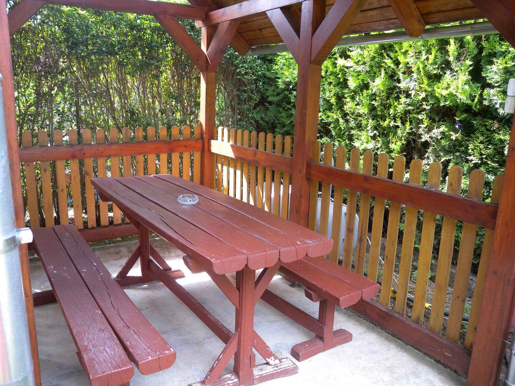 Ferienhaus mit Internetzugang und Grillmöglichkeit