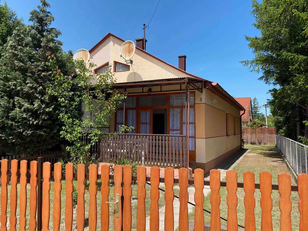Ferienhaus nur 180 m vom Strand