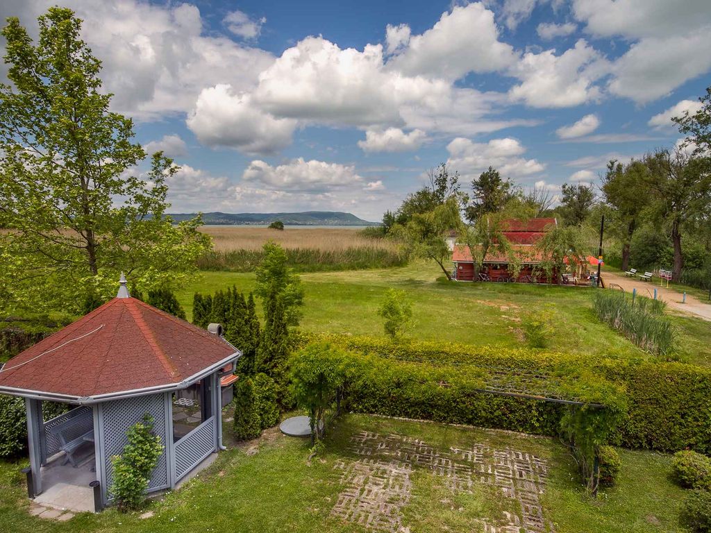 Ferienwohnung direkt am See