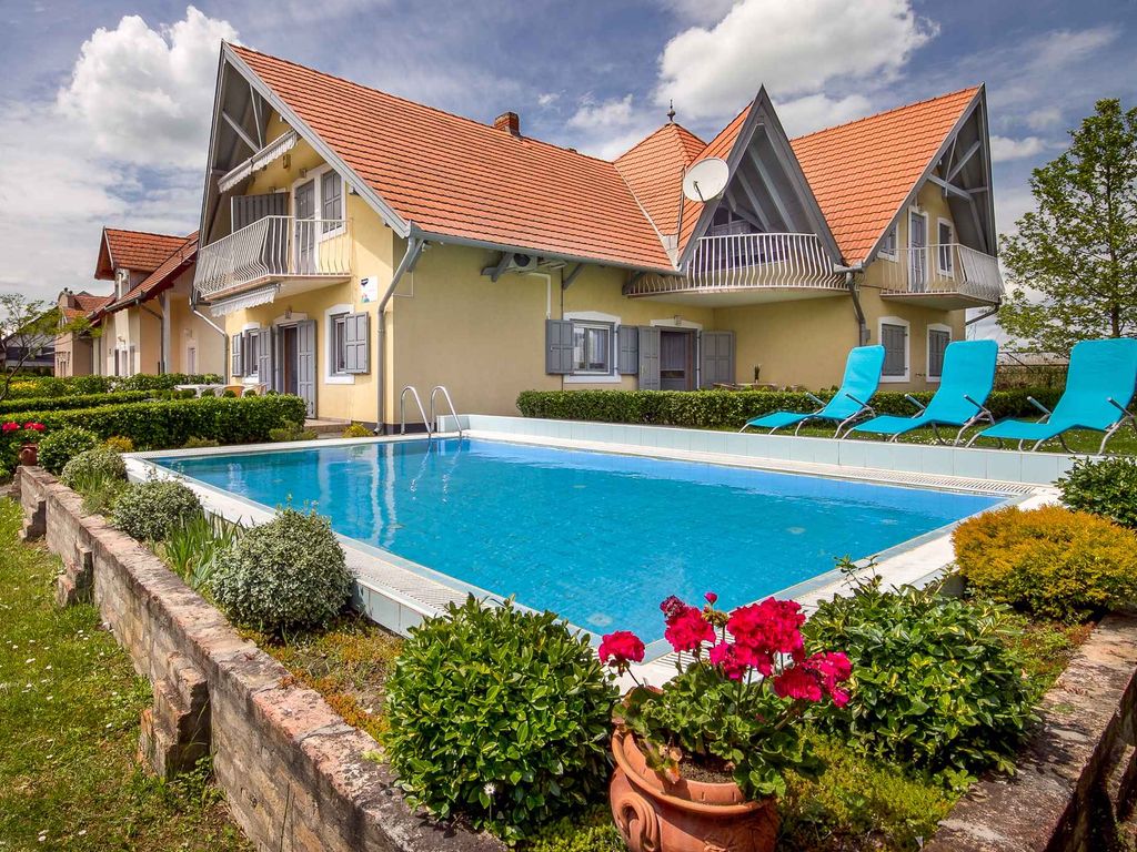 Ferienwohnung in Strandnähe mit Pool