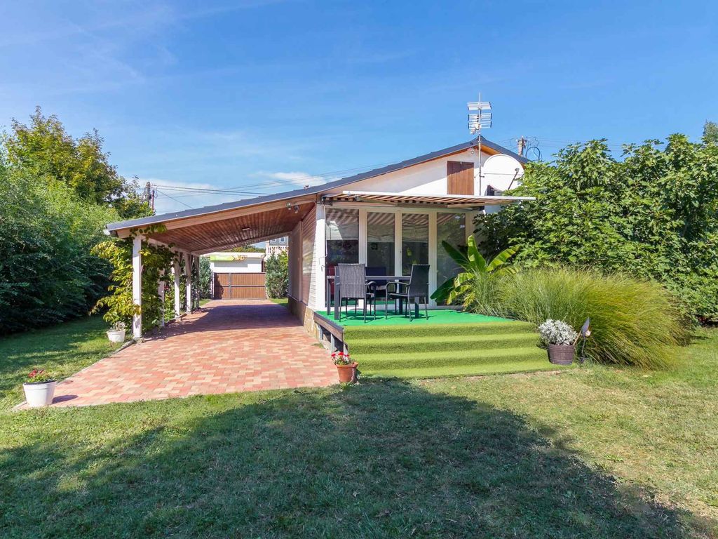 Ferienhaus in Strandnähe mit Gartendusche