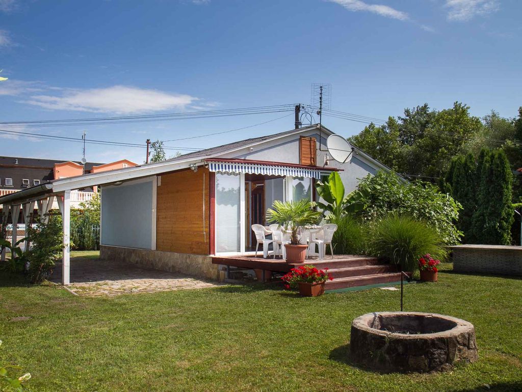 Ferienhaus in Strandnähe mit Gartendusche