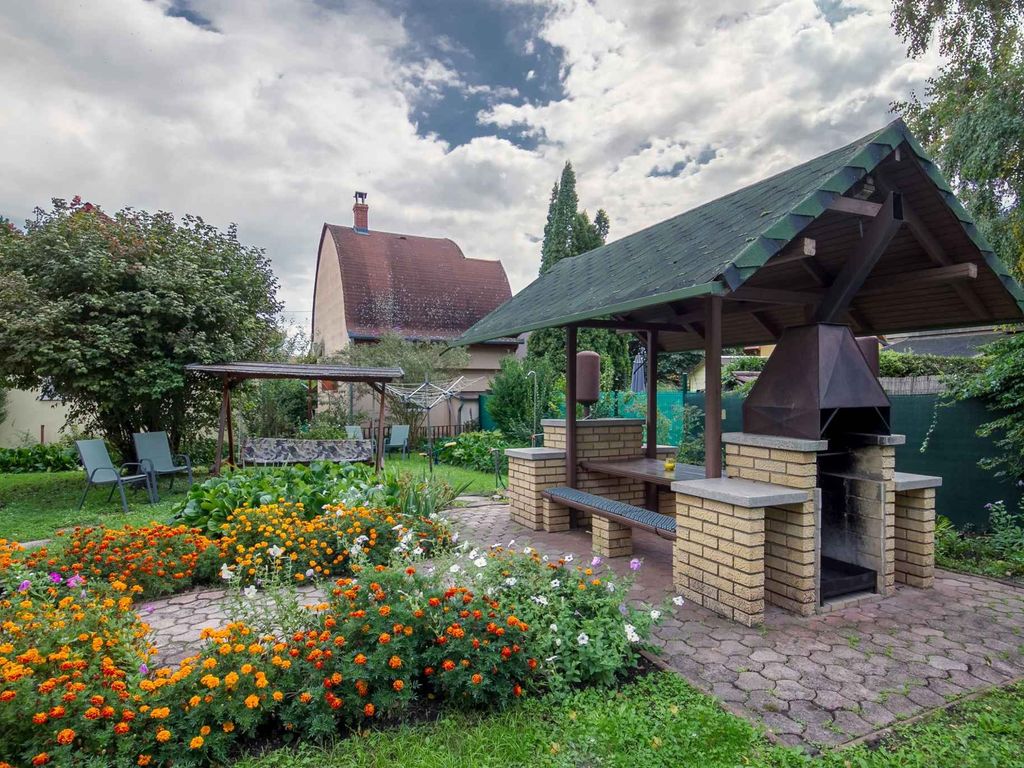 Ferienhaus in Strandnähe mit schönem Garten und Klimaanlage