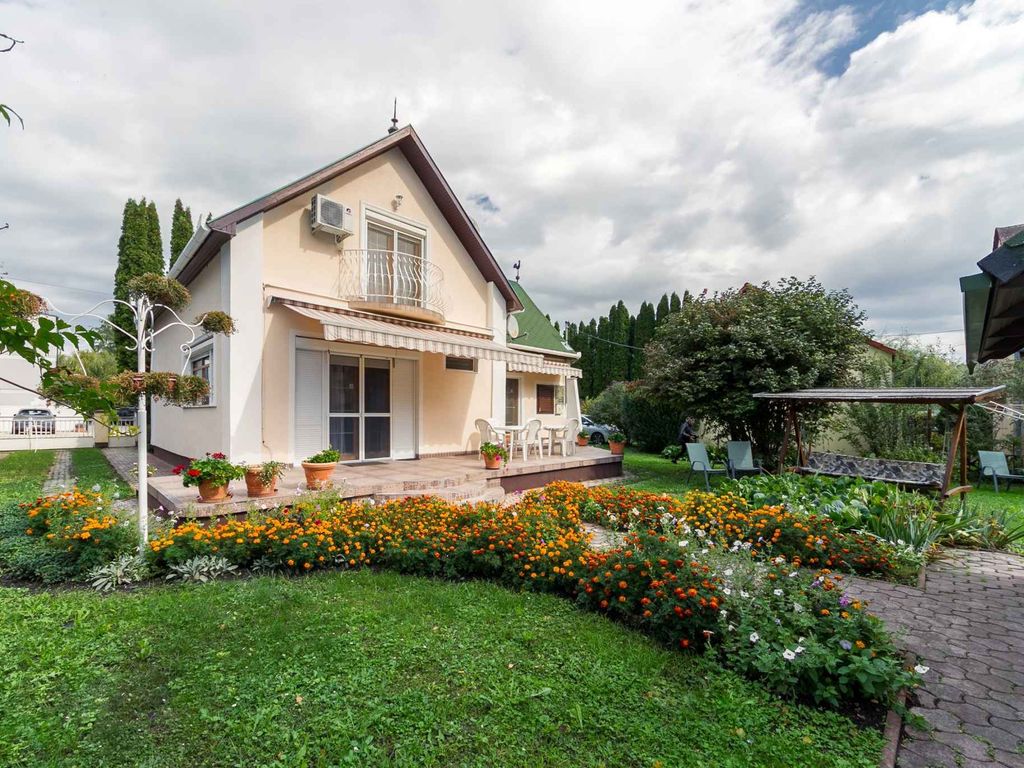 Ferienhaus in Strandnähe mit schönem Garten und Klimaanlage