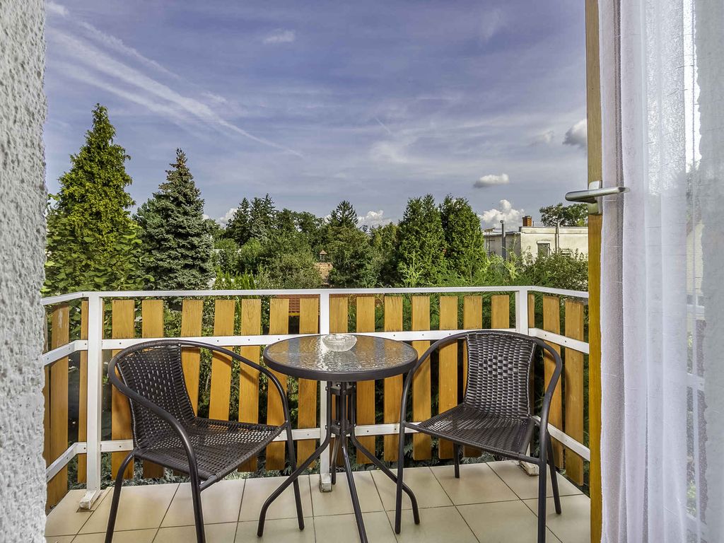 Ferienhaus mit Gartenpavilon und WLAN