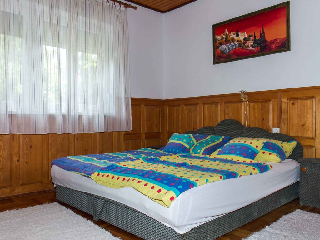 Ferienhaus ordentlich mit großem Garten
