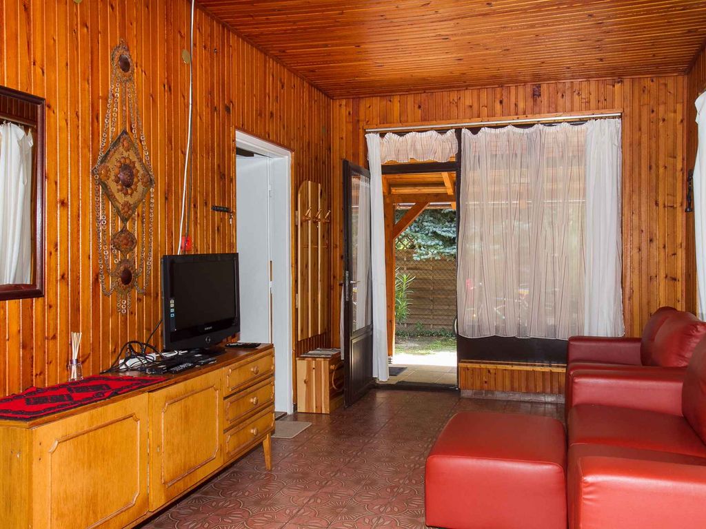 Ferienhaus ordentlich mit großem Garten