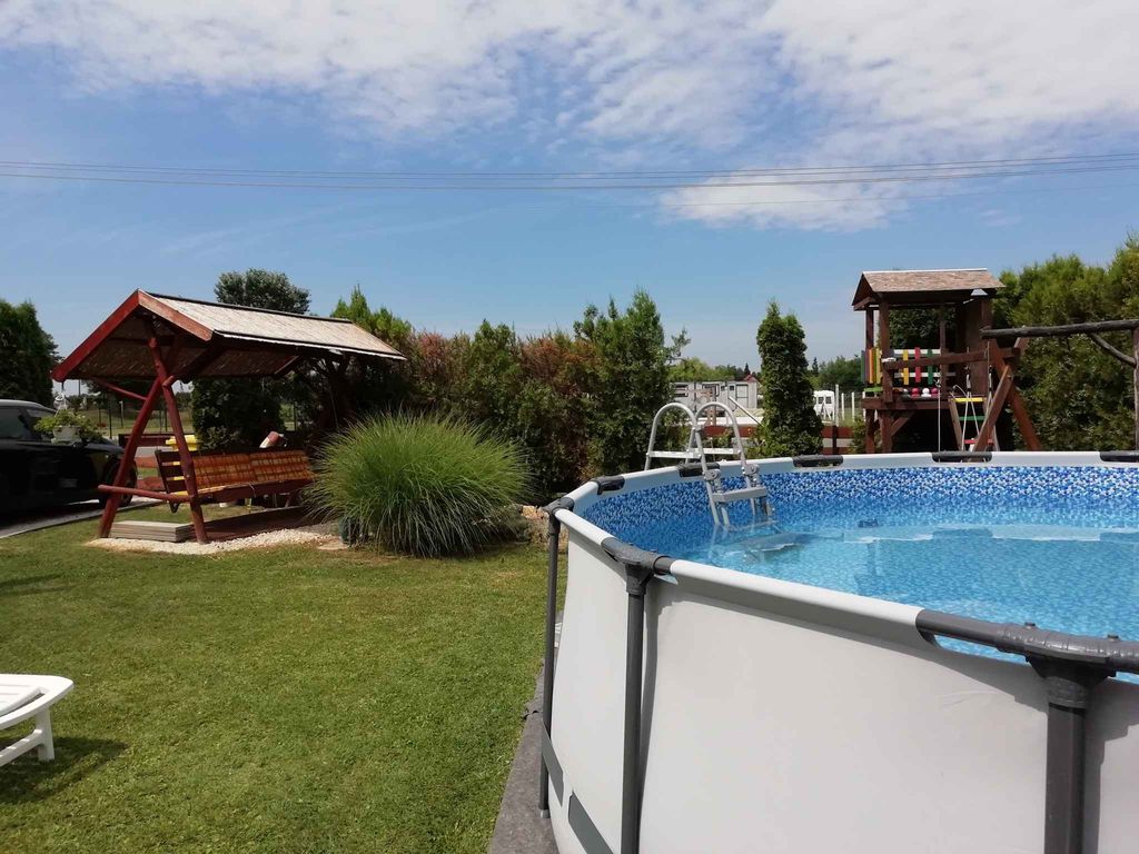 Ferienhaus mit Pool und Klimaanlage
