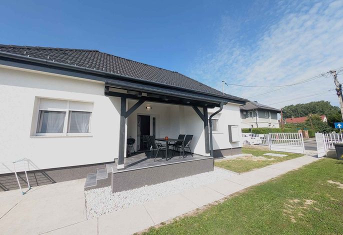 Ferienhaus im Ortszentrum mit Klimaanlage und WLAN