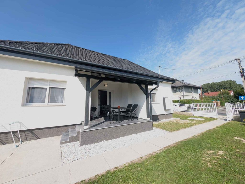Ferienhaus im Ortszentrum mit Klimaanlage und WLAN