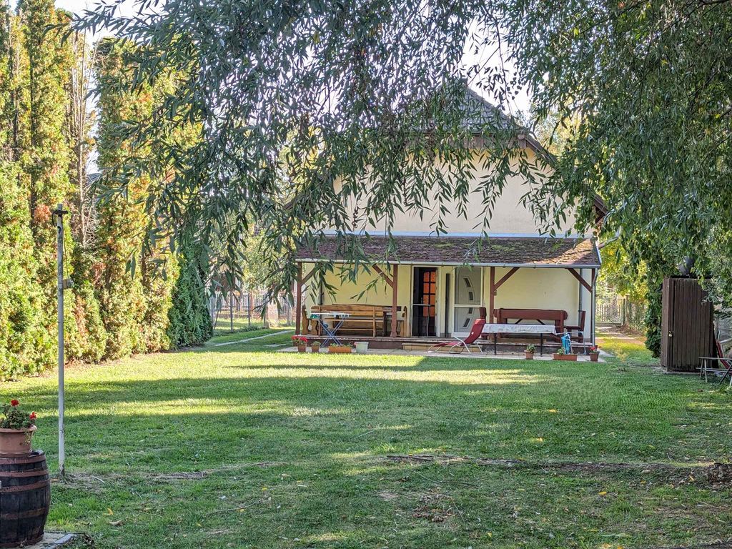 Ferienhaus mit Steg und direkter Zugang zum Wasser