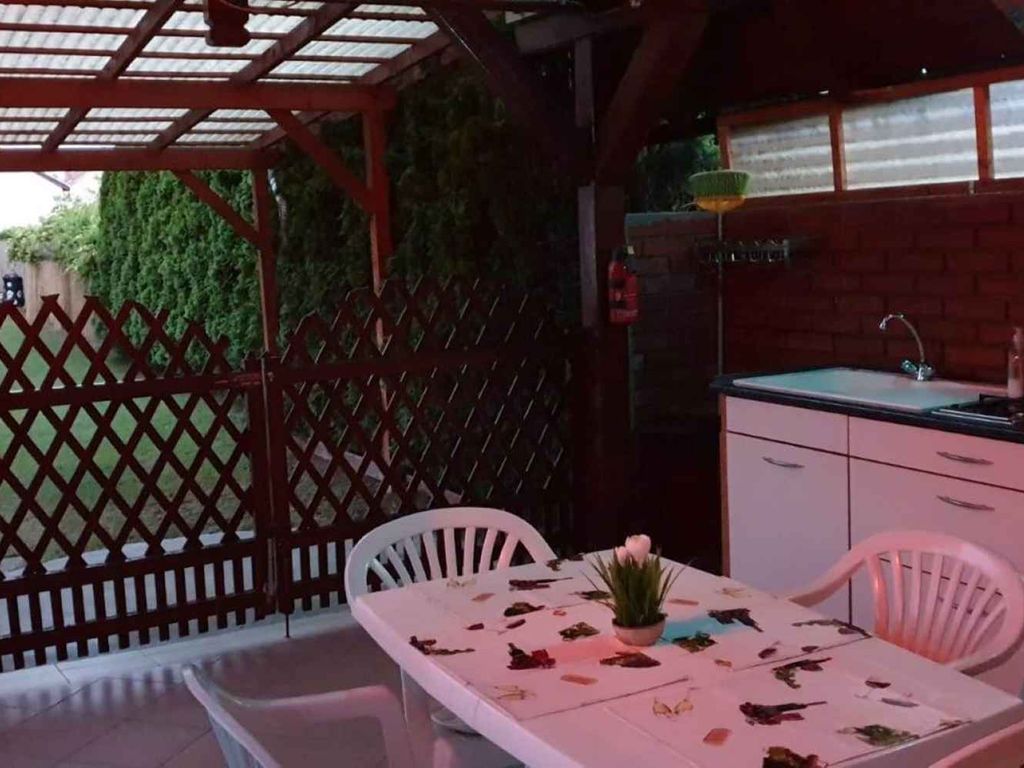Ferienhaus mit Klimaanlage und Gartenpavillon