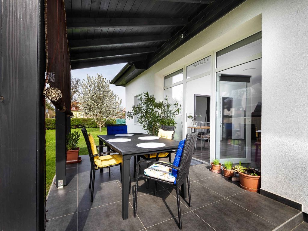 Ferienhaus mit Pool, Klimaanlage und WiFi