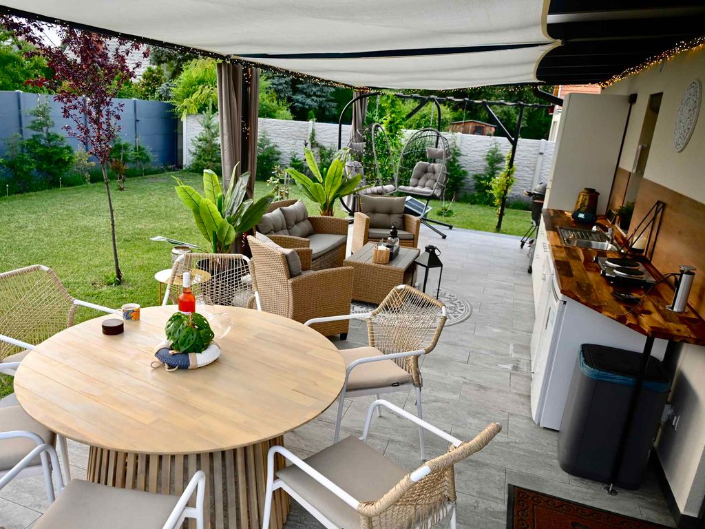 Ferienhaus in ruhiger Lage mit grosser Terrasse und wunderschöner Einrichtung