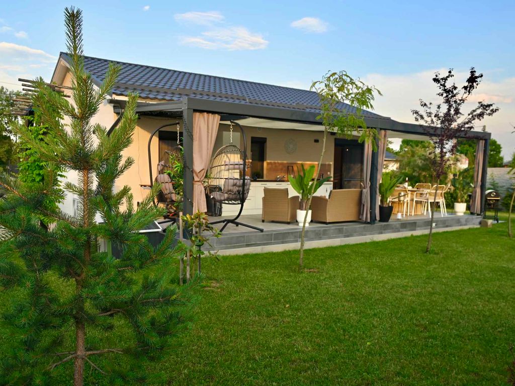 Ferienhaus in ruhiger Lage mit grosser Terrasse und wunderschöner Einrichtung
