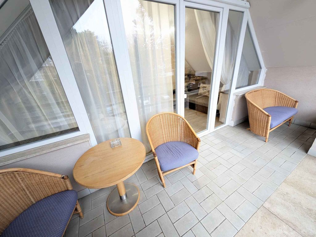 Ferienhaus mit Pool und Whirlpool nur 100 m vom Strand