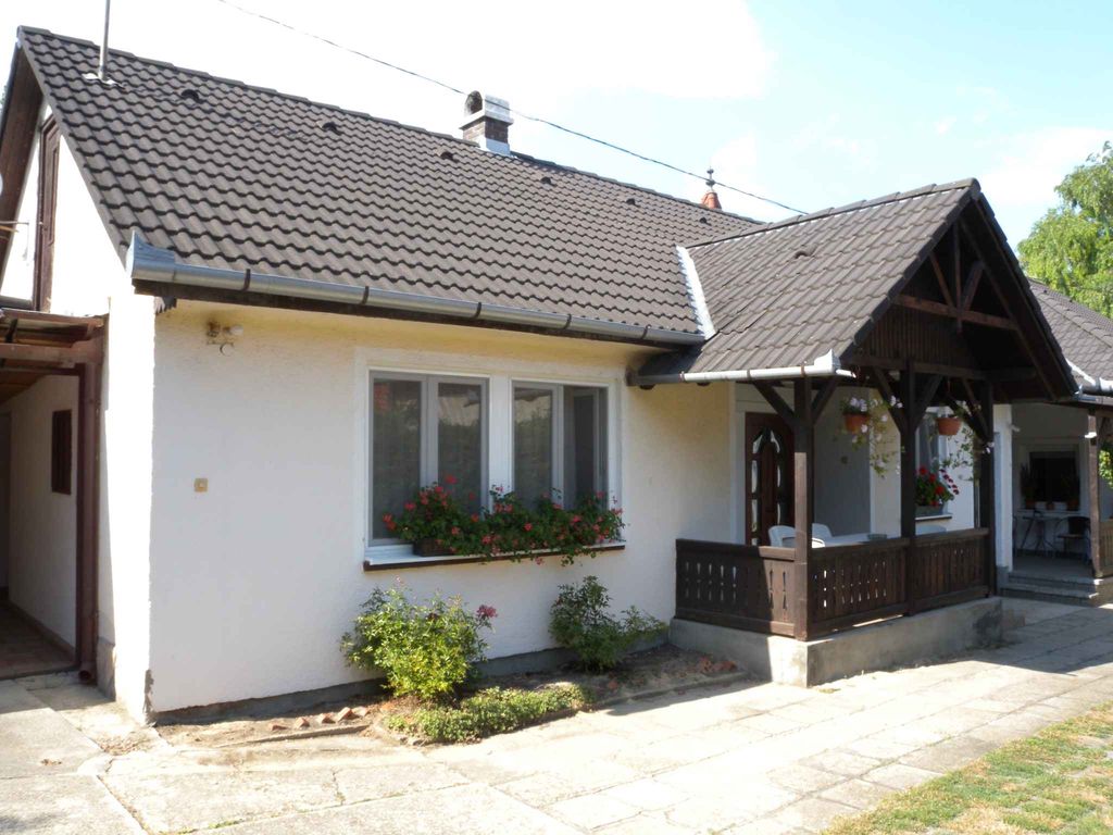 Ferienwohnung mit Terrasse und Grill