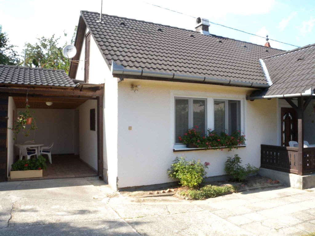 Ferienwohnung mit Terrasse und Grill
