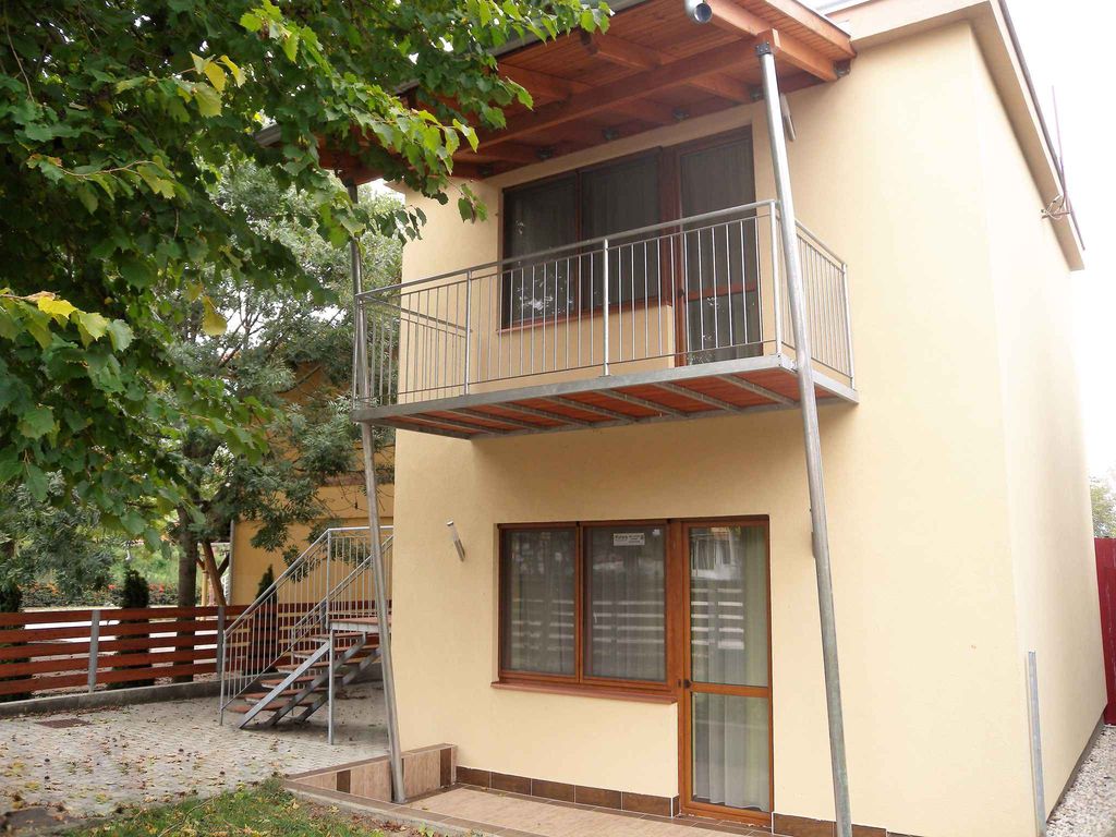 Ferienwohnung mit moderner Einrichtung nur 120 m vom Strand