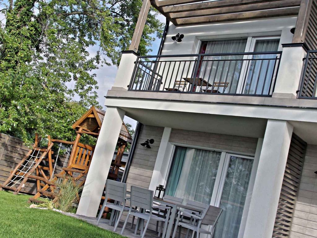 Studio mit Balatonpanorama