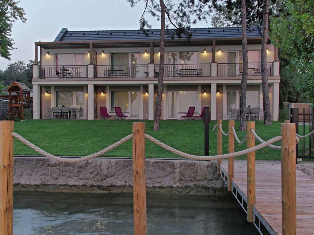 Ferienwohnung mit Balatonblick direkt am Ufer