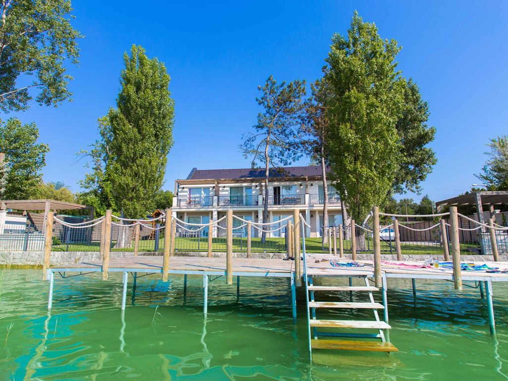Ferienwohnung mit Balatonblick direkt am Ufer