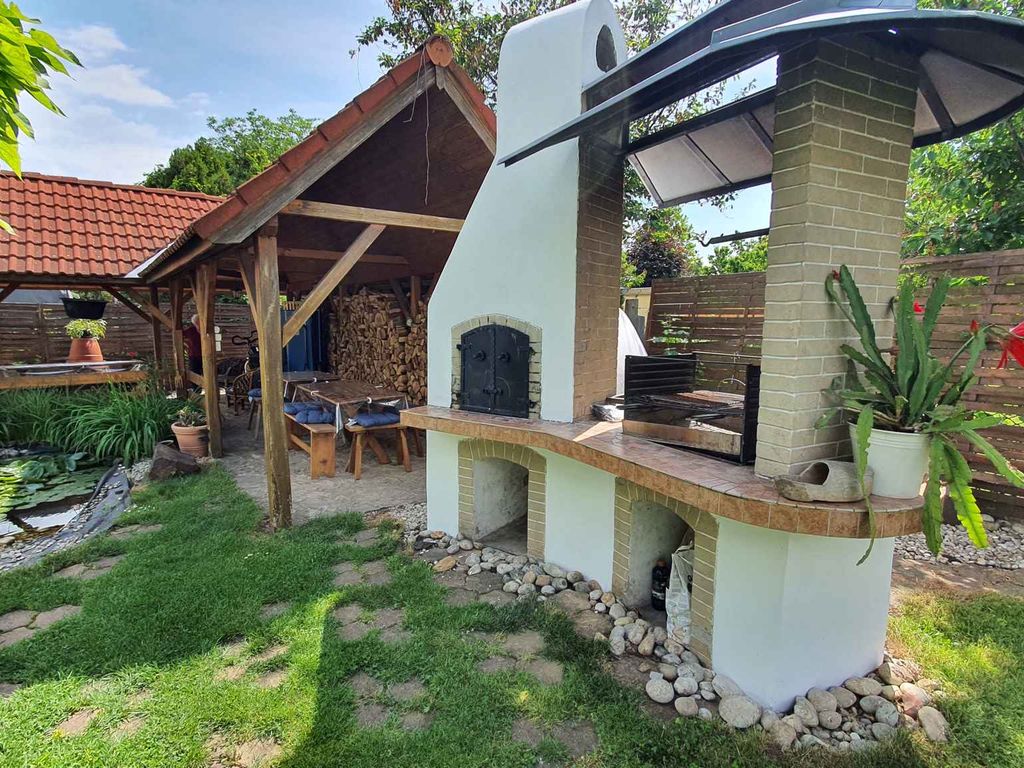 Ferienwohnung mit Garten und Pool
