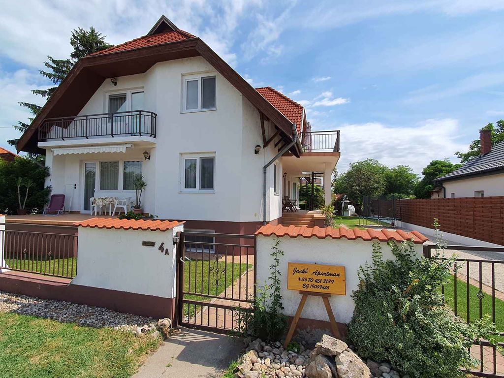Ferienwohnung mit Garten und Pool