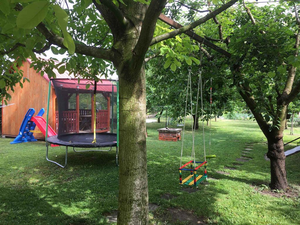 Ferienwohnung mit 5 Balkons und Gartenpavillon