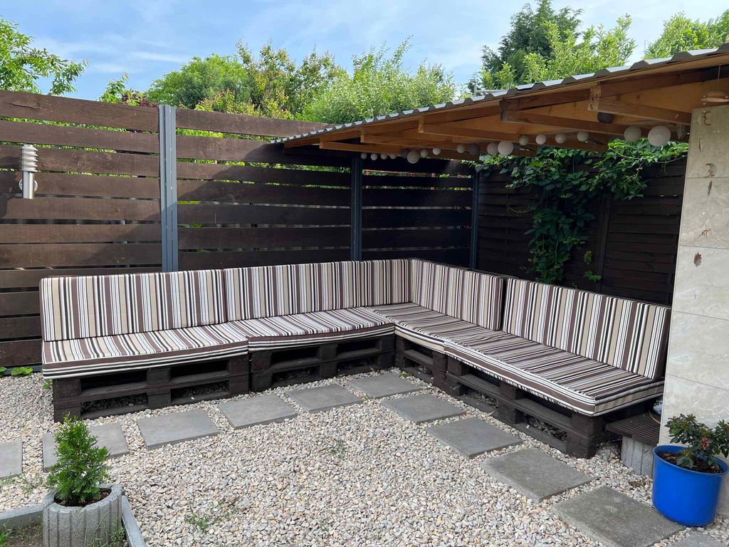 Ferienwohnung mit Garten, Grill und Kinderspielplatz in ruhiger Lage