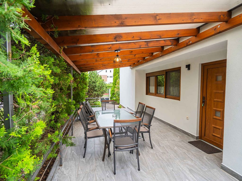 Ferienwohnung mit Garten, nur 100 m vom Strand