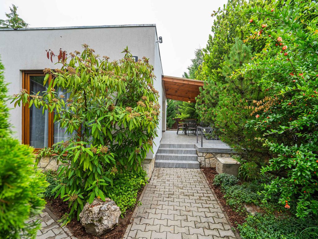 Ferienwohnung mit Garten, nur 100 m vom Strand