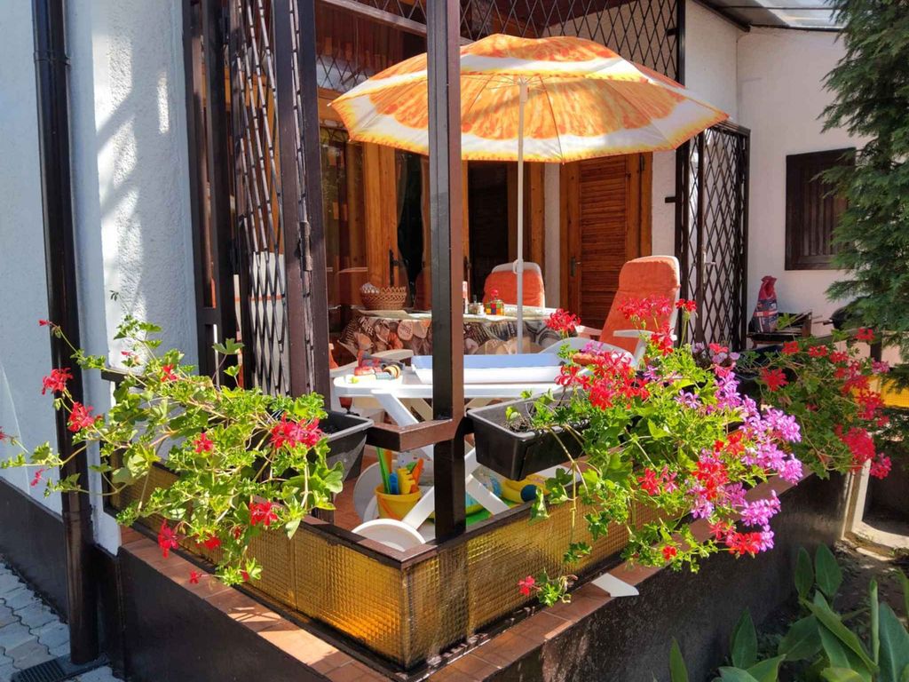 Ferienhaus mit großem, gepflegtem Garten