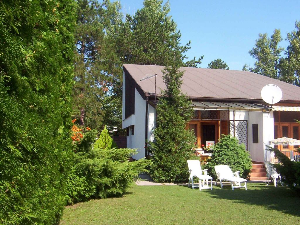 Ferienhaus mit großem, gepflegtem Garten