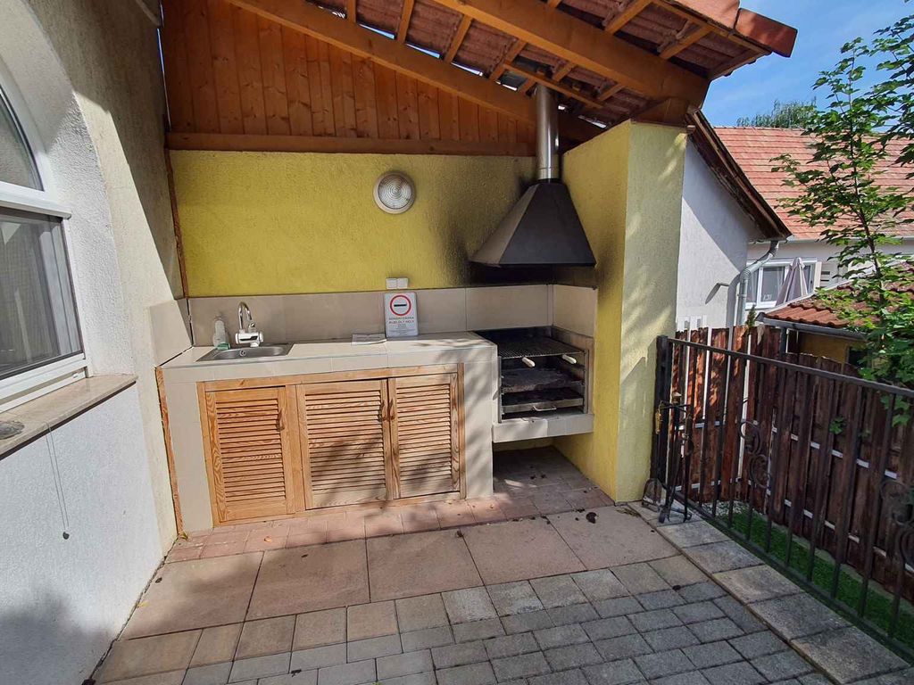 Ferienhaus mit Pool und Klimaanlage