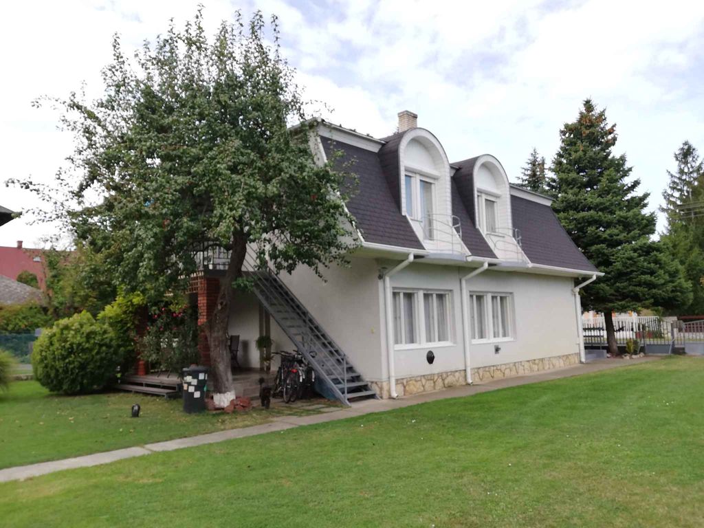 Ferienwohnung in Balatonnähe mit Garten