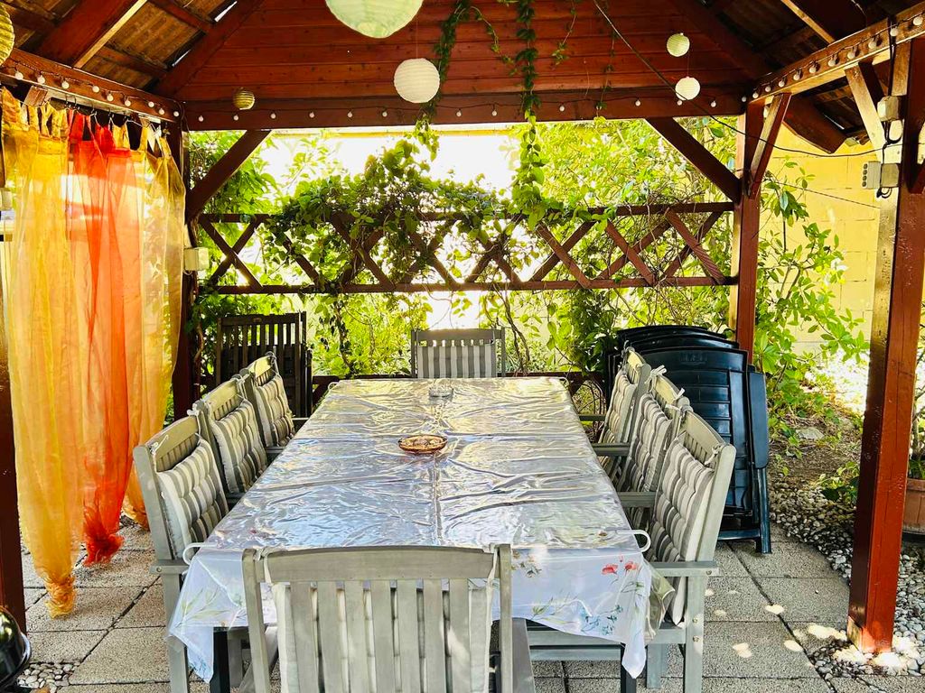 Ferienwohnung mit Grill und Gartenpavilion