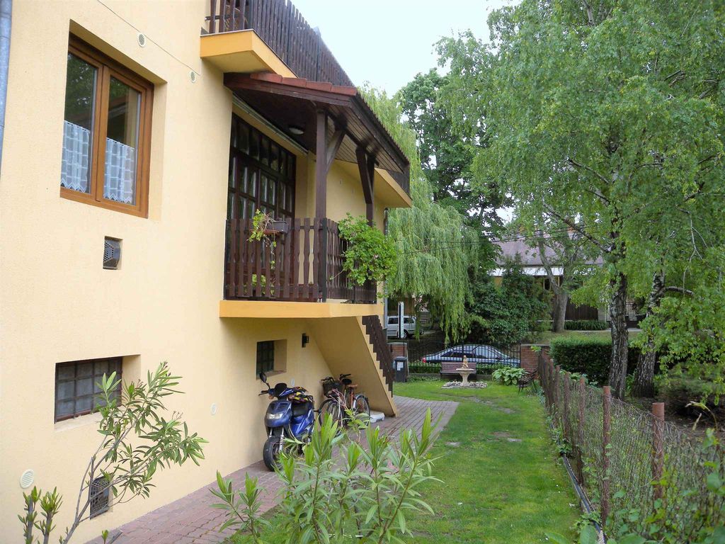 Ferienhaus mit Terarsse und Garten