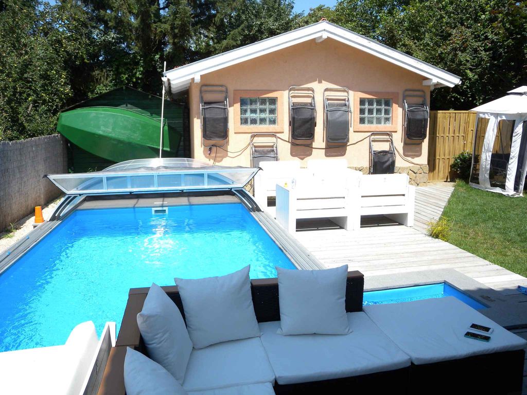 Ferienwohnung mit Swimmingpool und Klimanlage