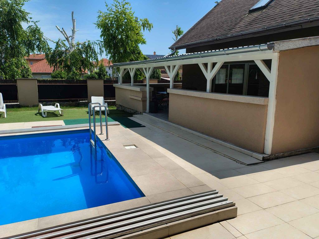 Ferienhaus mit Swimmingpool und Klimaanlage