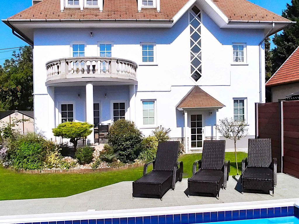 Ferienhaus mit Pool und Internet 400m zum Strand